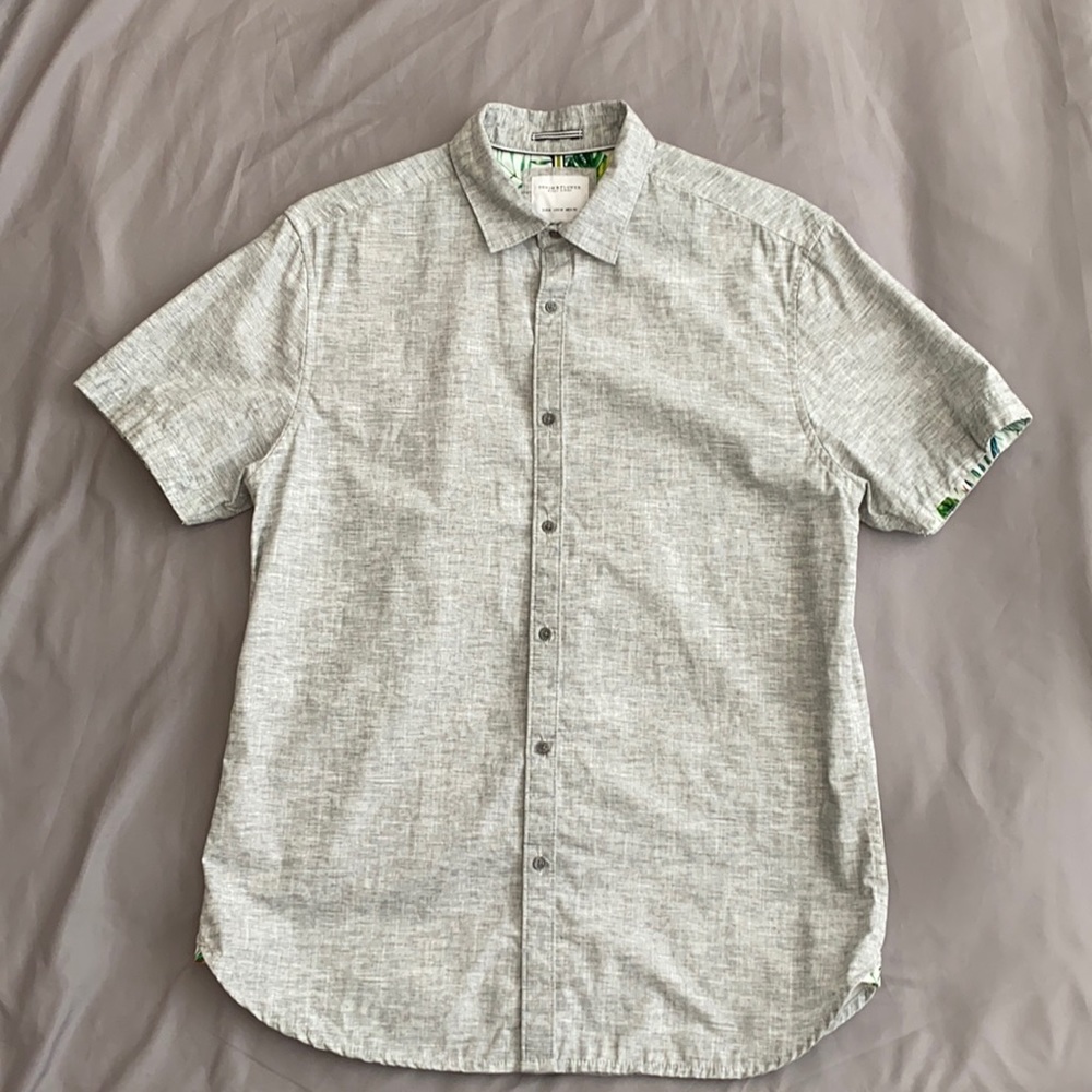 Denim Flower medium short sleeve shirt.